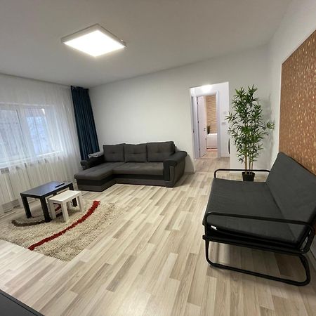 Grove Apartment Buzău Exteriér fotografie