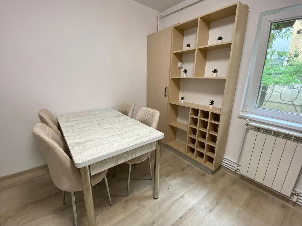 Grove Apartment Buzău Exteriér fotografie